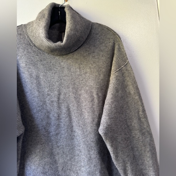 Free People Women’s Gray Oversized Softly Structured Knit Tunic Sweater Sz S - Picture 6 of 10